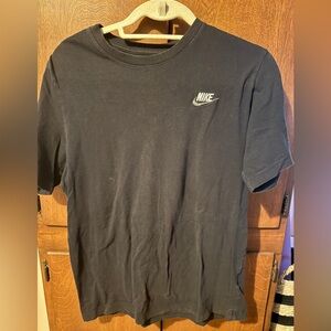 Nike Men's Black Short Sleeve Tee 🍀